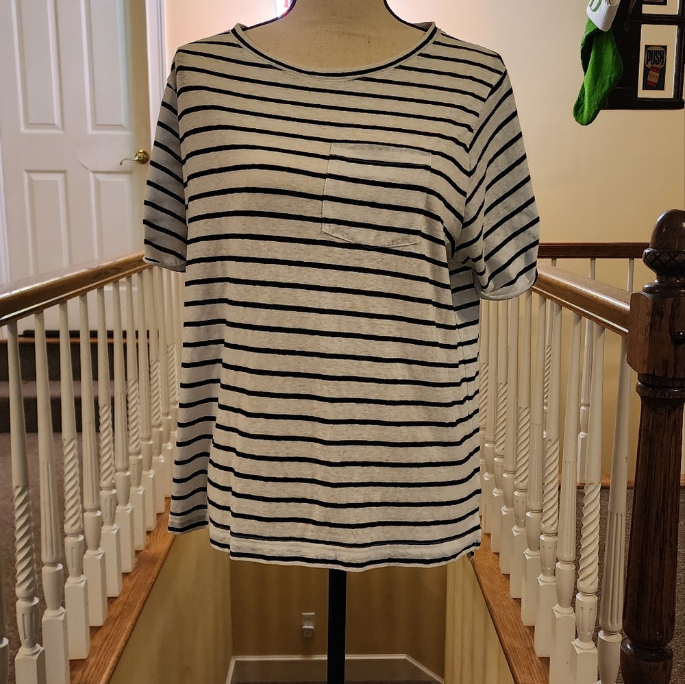 J CREW Women's Large Short Sleeve Top With Front Pocket